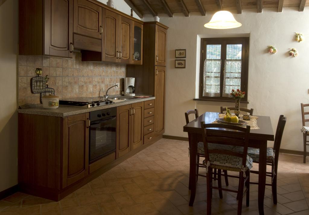 Casa Il Ponte Apartment Chianni Ruang foto