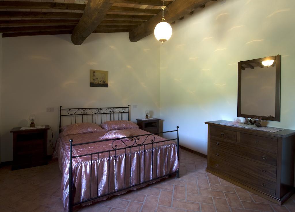 Casa Il Ponte Apartment Chianni Ruang foto