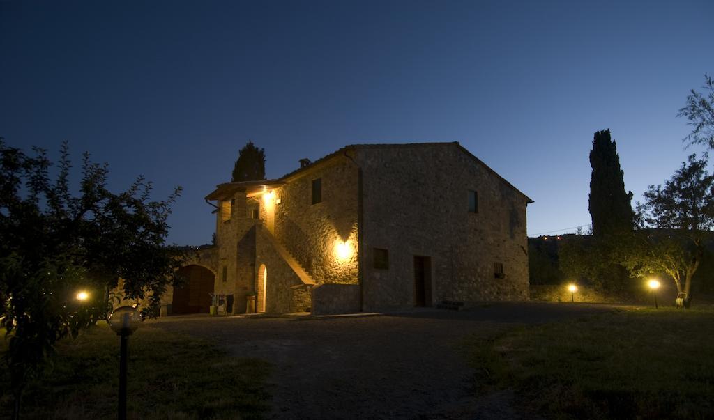 Casa Il Ponte Apartment Chianni Ruang foto