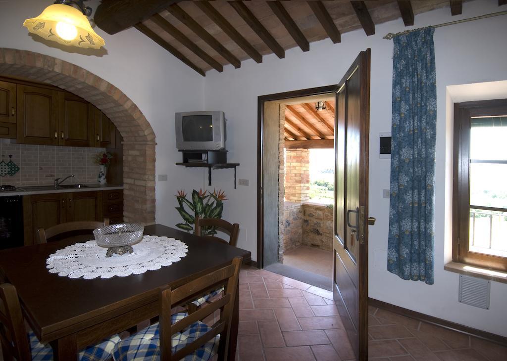 Casa Il Ponte Apartment Chianni Ruang foto