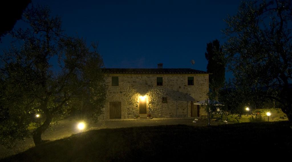 Casa Il Ponte Apartment Chianni Ruang foto